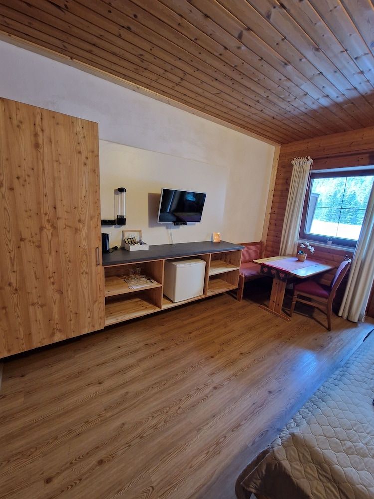 Pension Bärenwirt Double Room, Balcony (No.34) 4