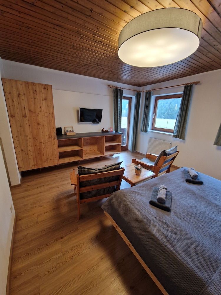 Pension Bärenwirt Double Room, Balcony (No.25) 5