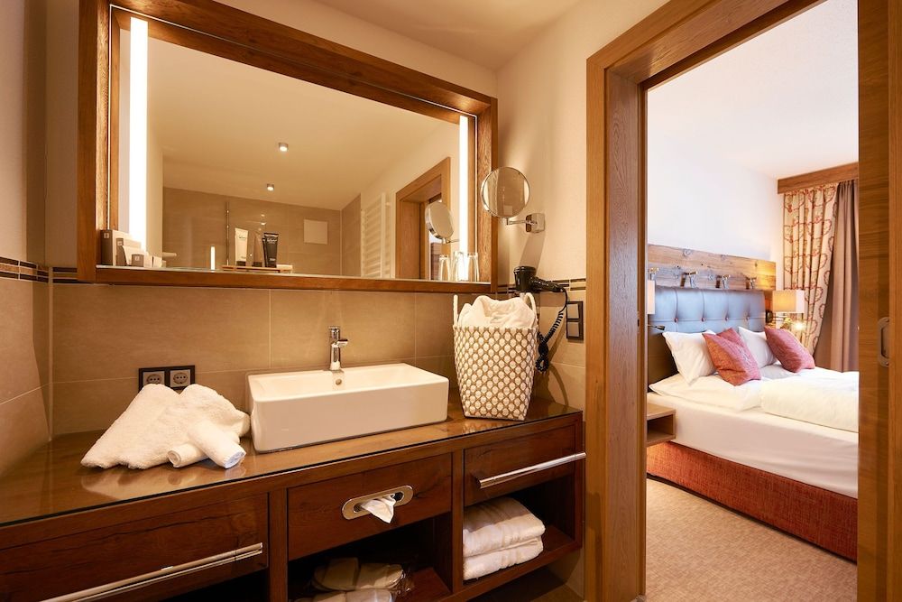 Junior Suite, Patio, Mountain View