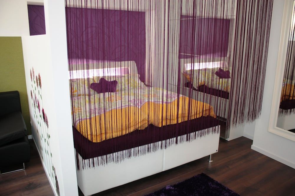 undefined GoVienna Small Modern Apartment 4