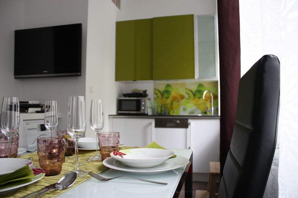 undefined GoVienna Small Modern Apartment 7