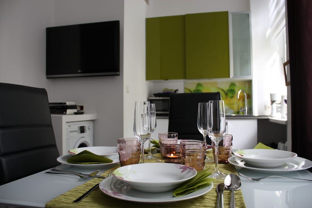 GoVienna Small Modern Apartment Studio 18