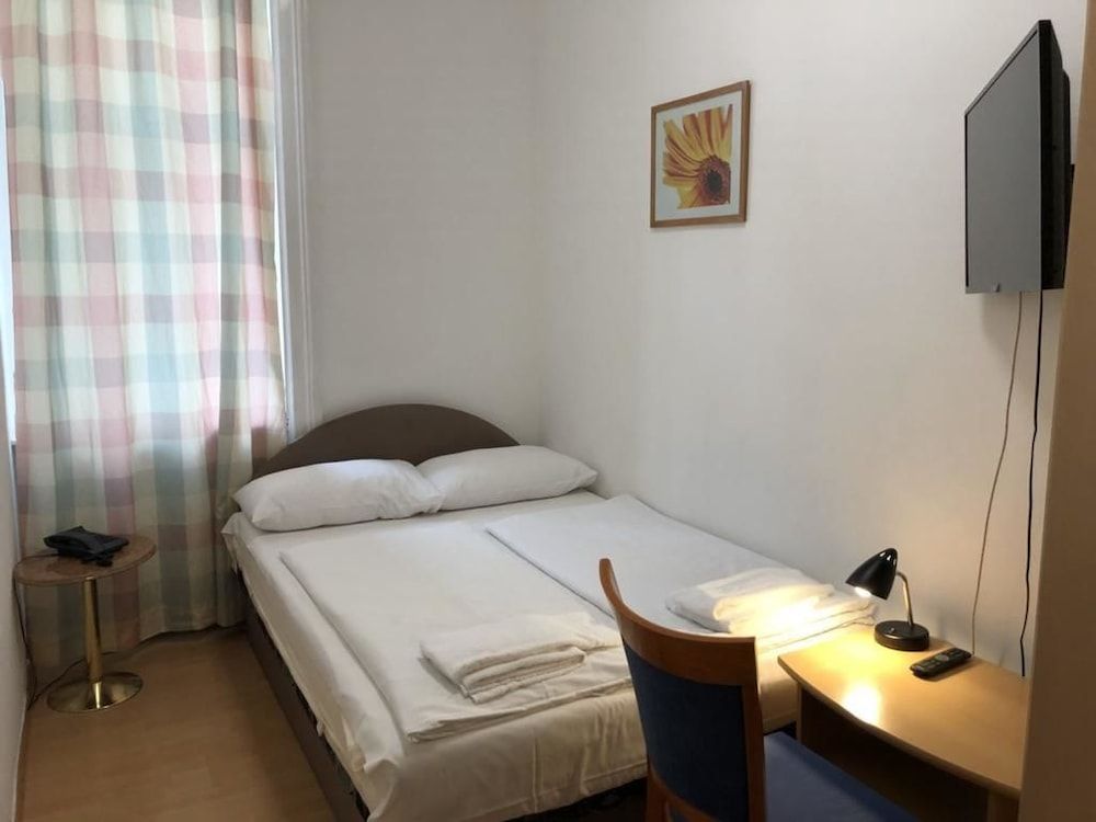 Pension Vera Single Room - Queen Size