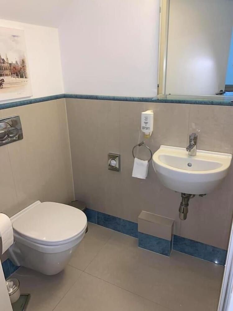 Hotel Donaustadt Kagran Triple Room 4