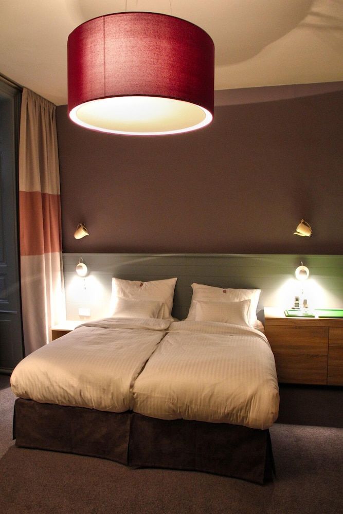 undefined Saint Shermin 3