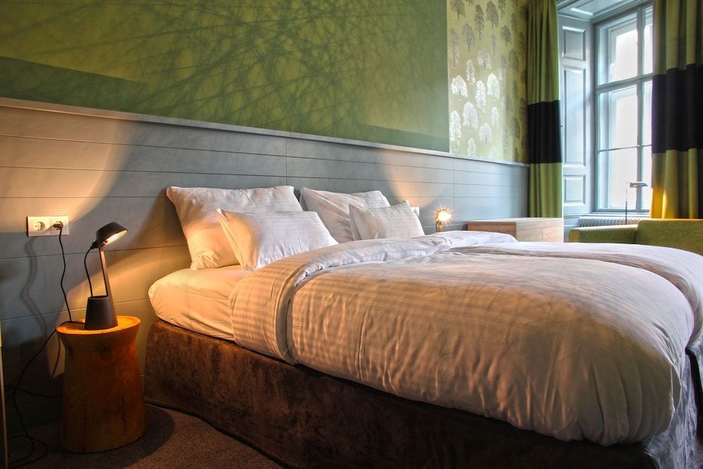 undefined Saint Shermin 2