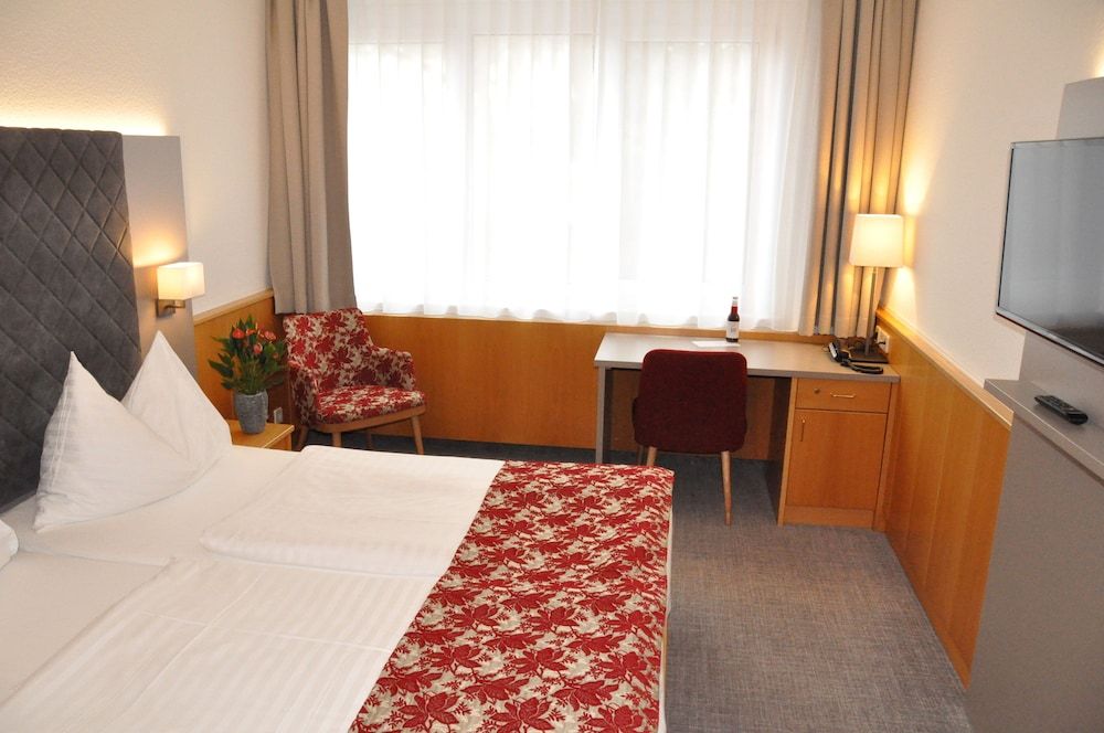 Stadtoase Kolping Hotel Comfort Double Room 8