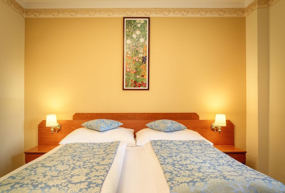 undefined Hotel Bellevue 2