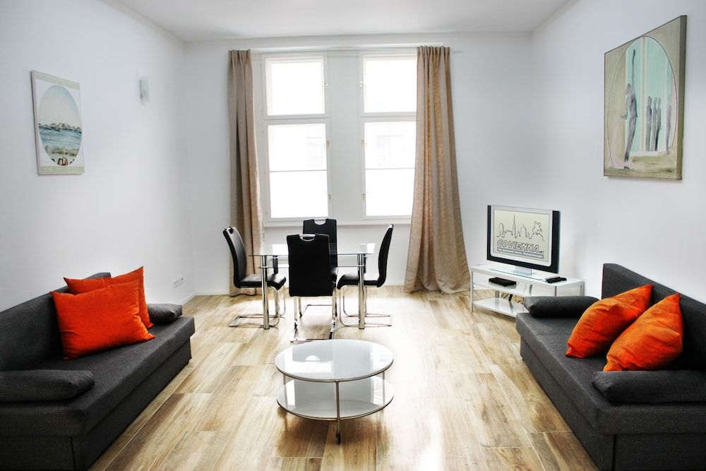 GoVienna Oldtown Apartments Deluxe Apartment, 1 Bedroom, Kitchen, Courtyard Area 9