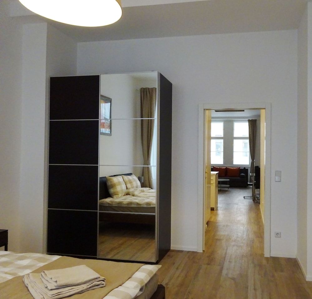 GoVienna Oldtown Apartments Deluxe Apartment, 1 Bedroom, Kitchen, Courtyard Area 11