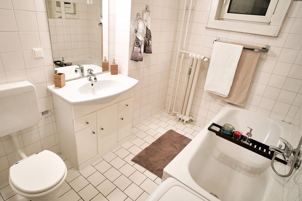 Opera Street Apartments City Apartment, 3 Bedrooms (Balcony) 9