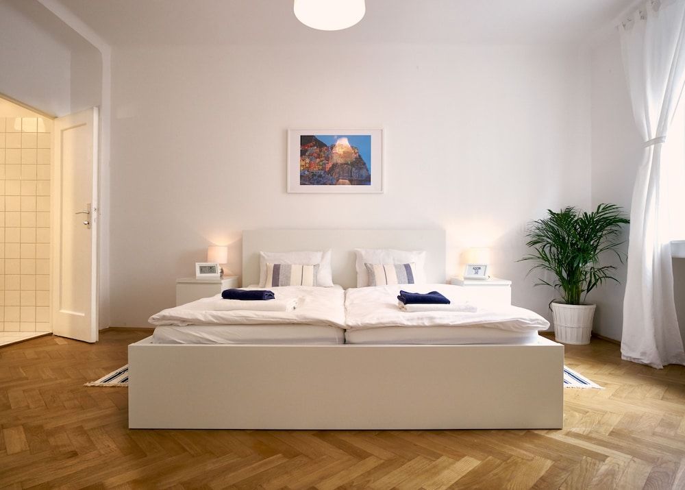 undefined Opera Street Apartments 3