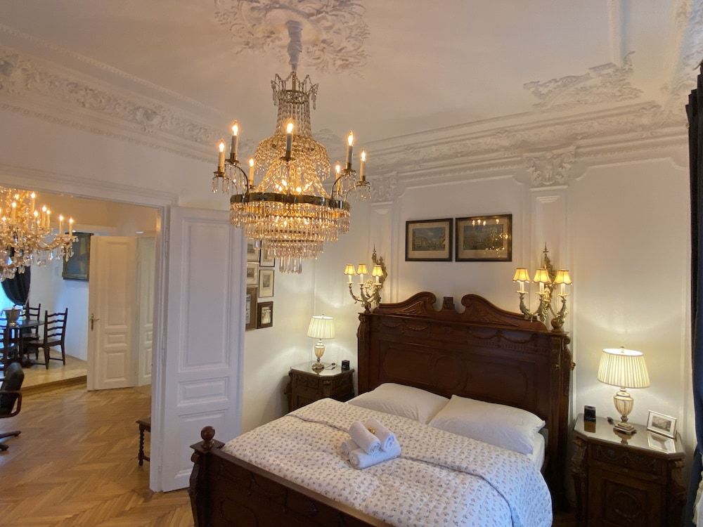 undefined 7th Heaven Vienna Center Apartments 9