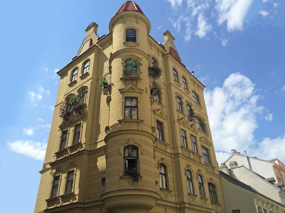 undefined 7th Heaven Vienna Center Apartments