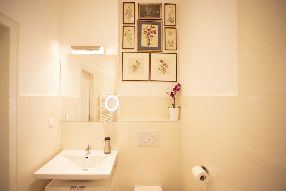 7th Heaven Vienna Center Apartments Comfort-Apartment "KLIMT" 7