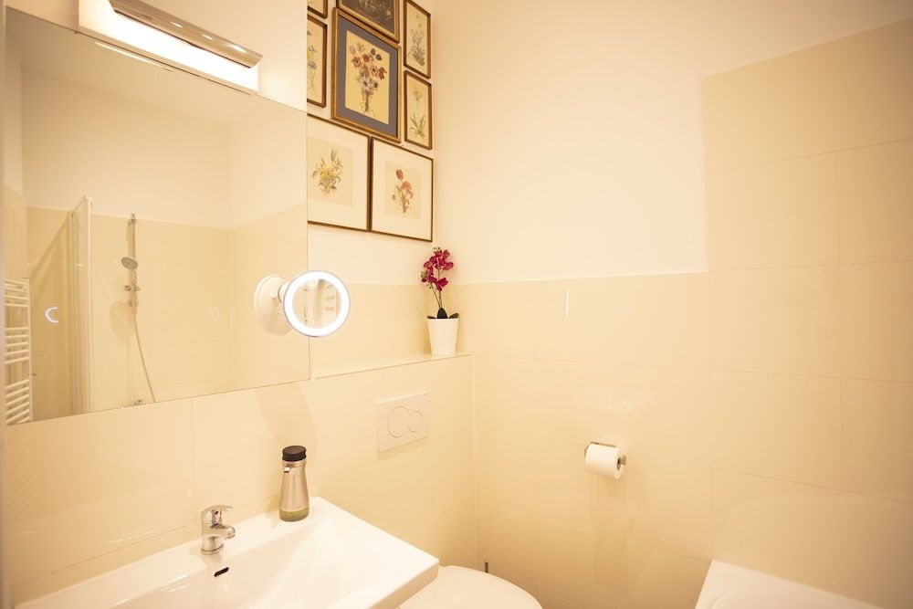 7th Heaven Vienna Center Apartments Comfort-Apartment "KLIMT" 6