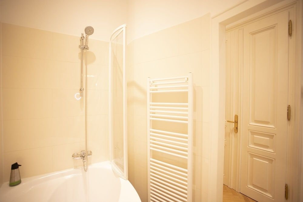 7th Heaven Vienna Center Apartments Comfort-Apartment "KLIMT" 8