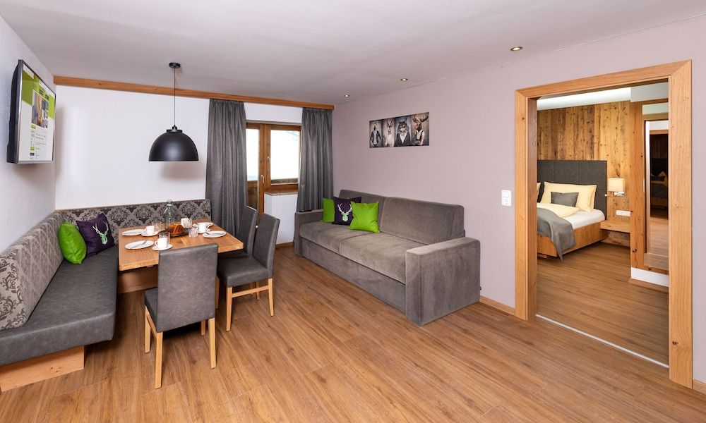 Deluxe Apartment, 2 Bedrooms (Wilderer 80 EUR cleaning fee-not incl)