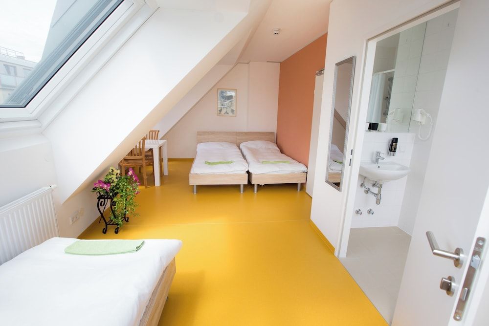 A&T Hotel & Hostel Triple Room 5