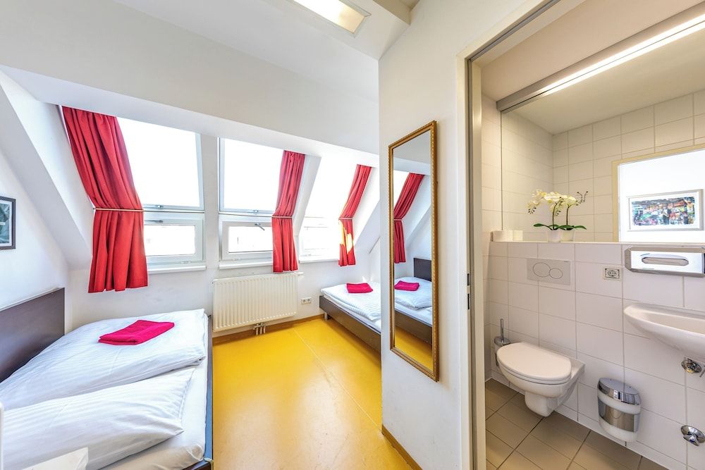 A&T Hotel & Hostel Triple Room 2