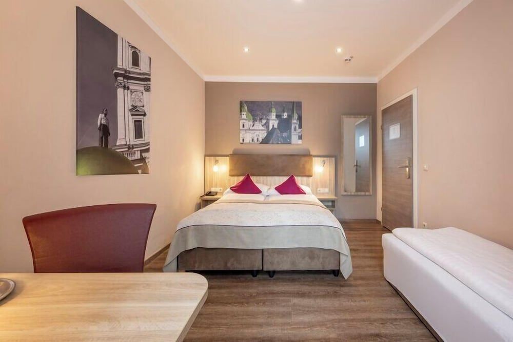 undefined Hotel Das Junior by MAX 70 5