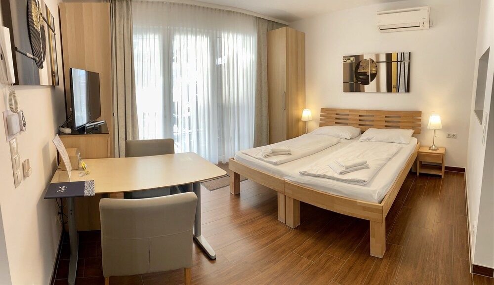 AJO Vienna Beach - Contactless Check-in Luxury Apartment, 2 Twin Beds, River View (50€ cleaning fee on top of the rate) 4