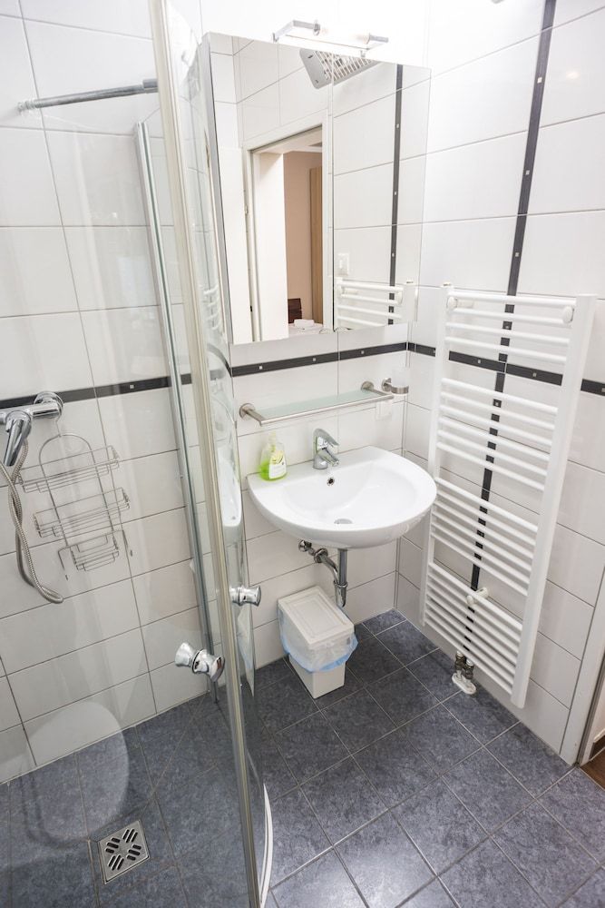 AJO Vienna Beach - Contactless Check-in Luxury Apartment, 2 Twin Beds, River View (50€ cleaning fee on top of the rate) 19