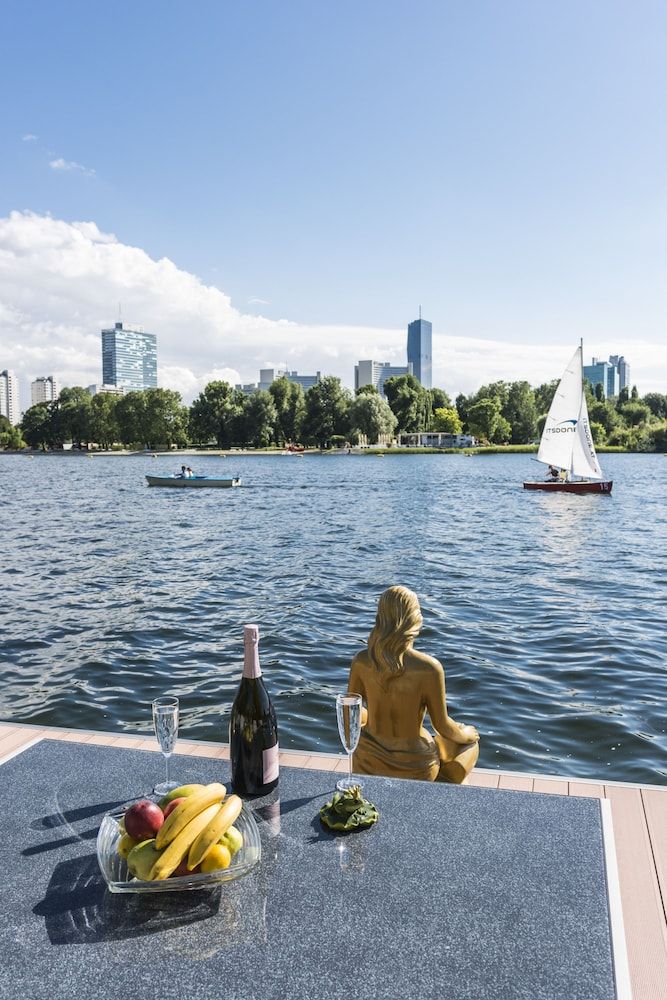 undefined AJO Vienna Beach - Contactless Check-in 10