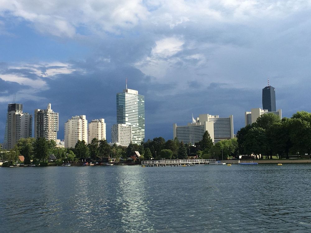 undefined AJO Vienna Beach - Contactless Check-in