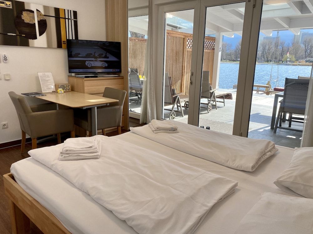 AJO Vienna Beach - Contactless Check-in Luxury Apartment, 2 Twin Beds, River View (50€ cleaning fee on top of the rate) 5