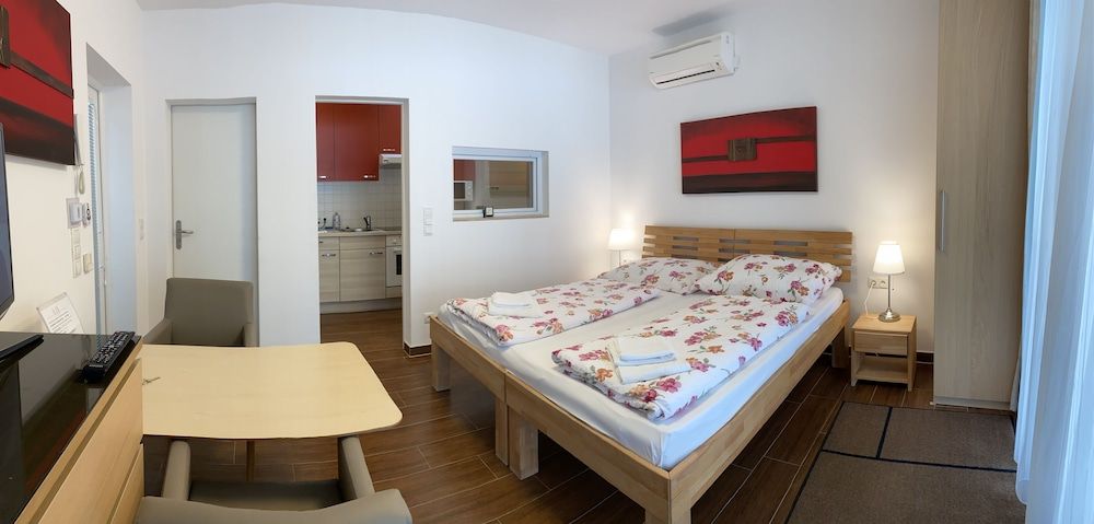 AJO Vienna Beach - Contactless Check-in Luxury Apartment, 2 Twin Beds, River View (50€ cleaning fee on top of the rate)