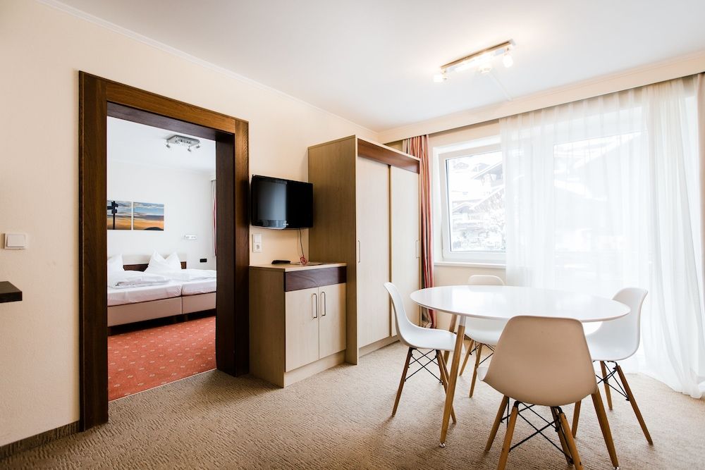 Aparthotel Dorfplatzl Family Apartment, 1 Bedroom, Mountain View (Grübelspitze) 2