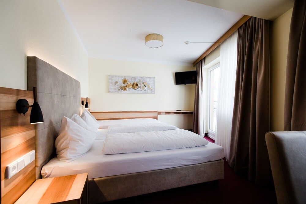 Aparthotel Dorfplatzl Classic Studio, Balcony, Mountain View 2