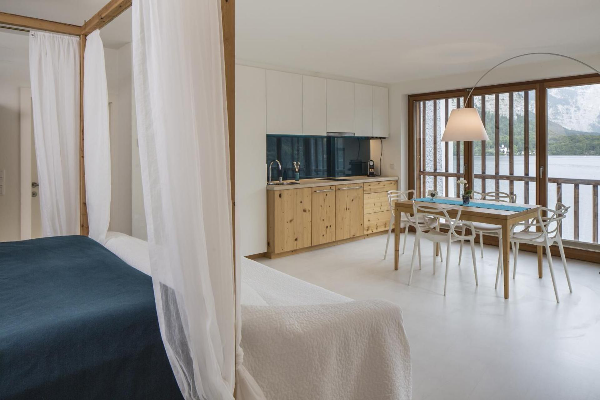 Luxury Suite with Lake View