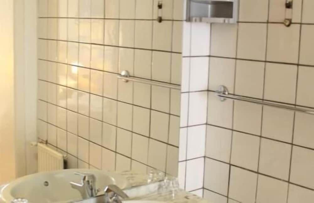 Hotel Cyrus Triple Room 7