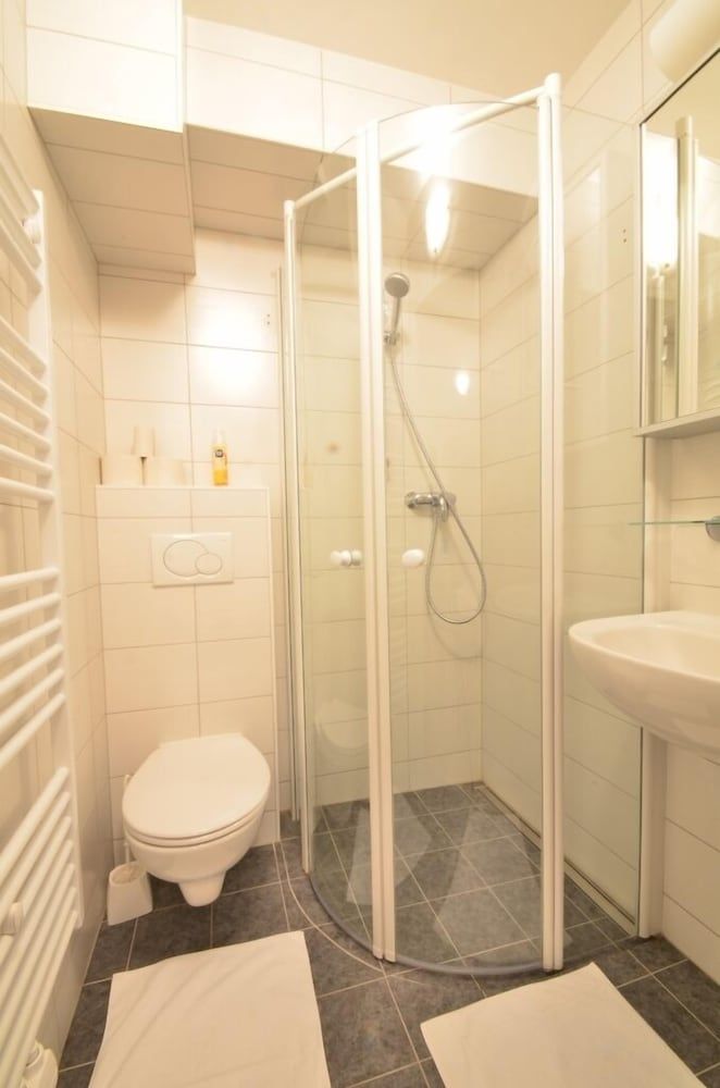 AJO Vienna Siemens - Contactless Check-in Studio, 1 Doublebed, Non Smoking, Kitchenette, 50€ cleaning fee on top of the rate 8