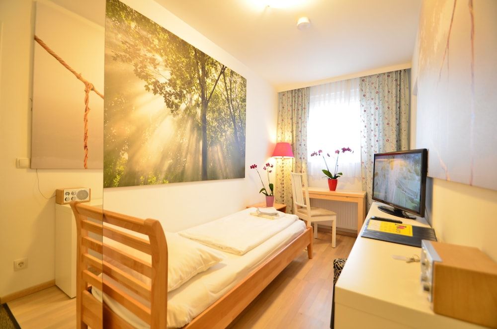 AJO Vienna Siemens - Contactless Check-in Standard Studio, 1 Twin Bed, Refrigerator & Microwave (50€ cleaning fee on top of the rate) 7