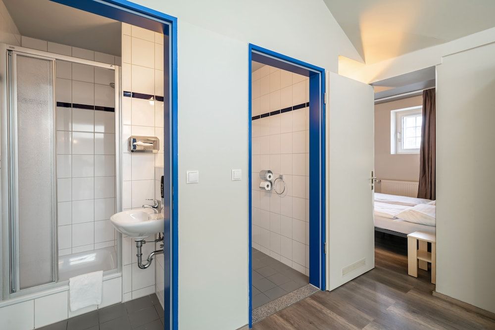 undefined a&o Salzburg Hauptbahnhof - Hostel 8