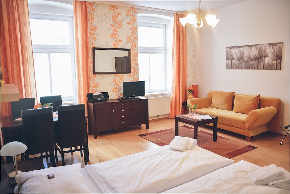 JL Apartments Classic Studio, 1 Double Bed with Sofa bed (incl. final cleaning fee) 2