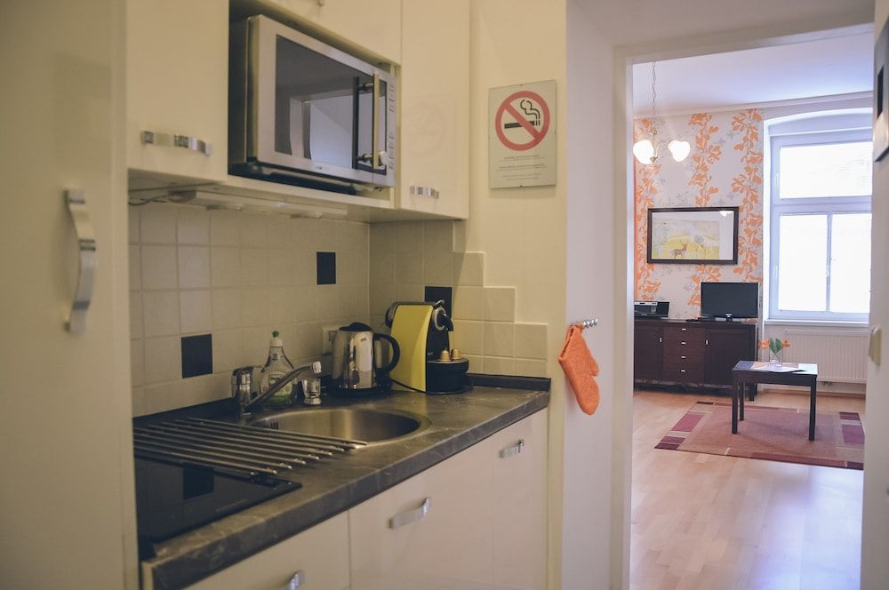 JL Apartments Classic Studio, 1 Double Bed with Sofa bed (incl. final cleaning fee) 7