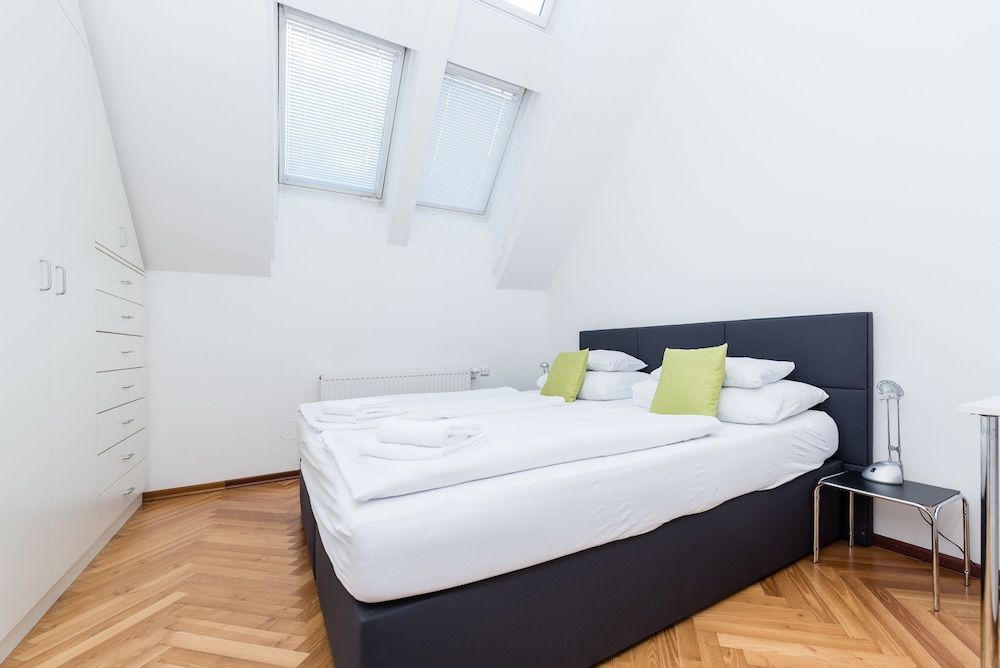 Penthouse, 2 Bedrooms, City View (Opernring 7)