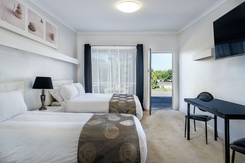 Kerang Valley Resort Front Block