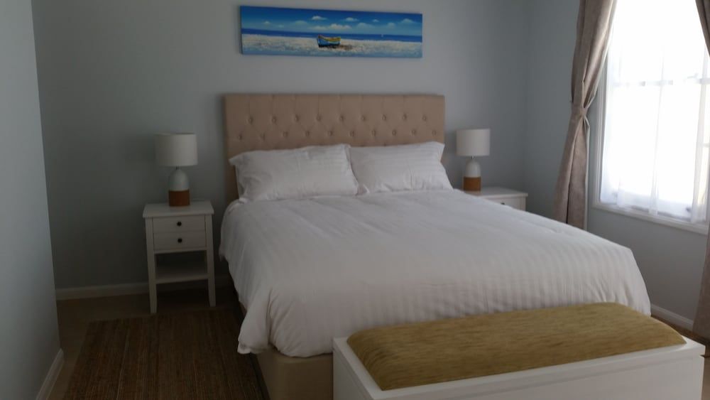 Kernow Charters Towers Deluxe Apartment, 1 Bedroom, Poolside (Minimum Age 18)