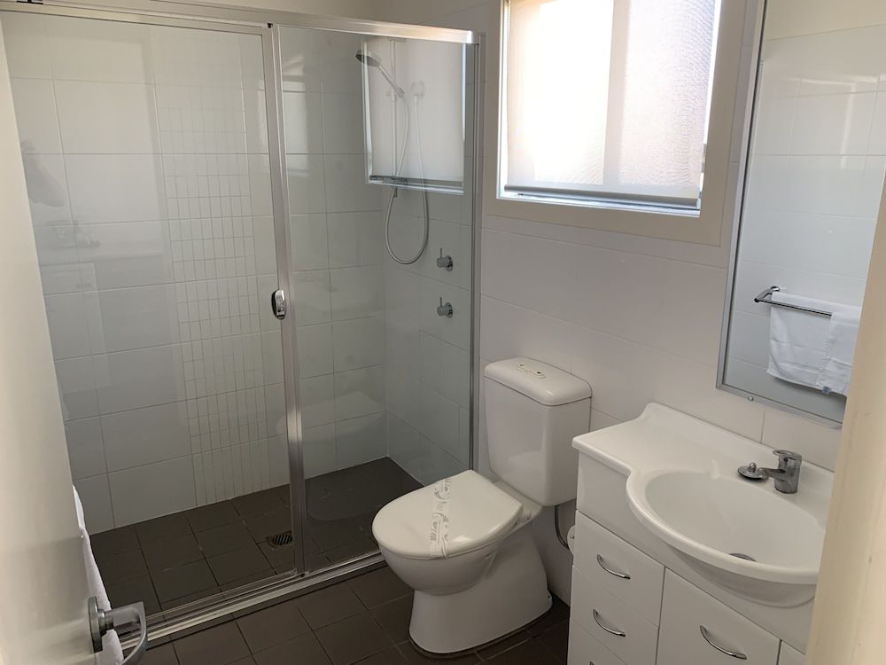 The Grapevine Motel Twin Room 3