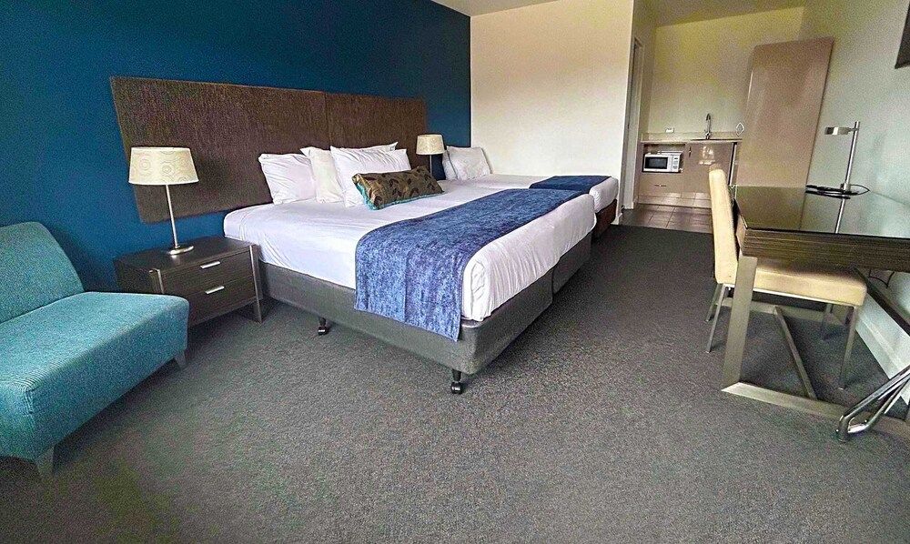 Golden Age Motor Inn Queanbeyan Twin Room (No Pets)