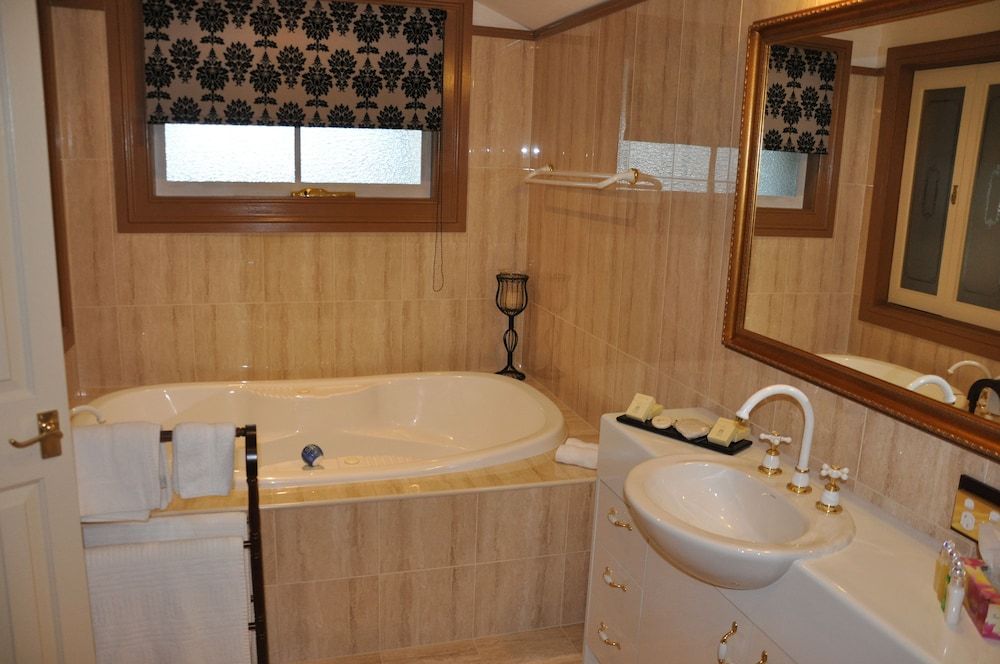 Bli Bli House Riverside Retreat Spa Suite 10