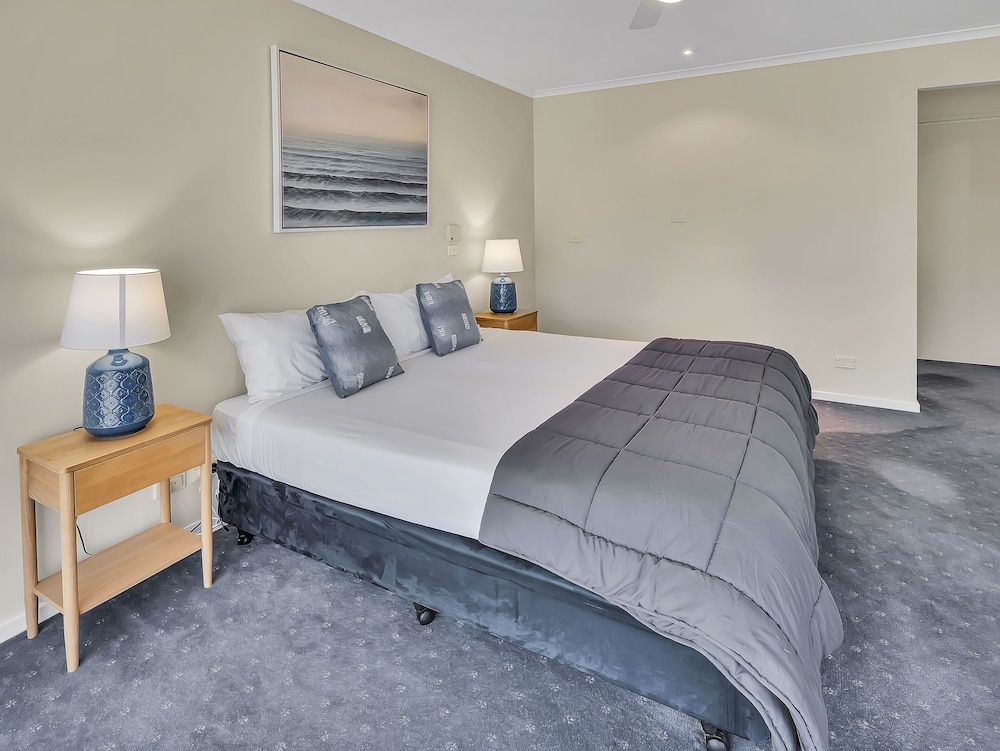 BIG4 Ingenia Holidays Queenscliff Beacon 4 Bedroom Beach House 2