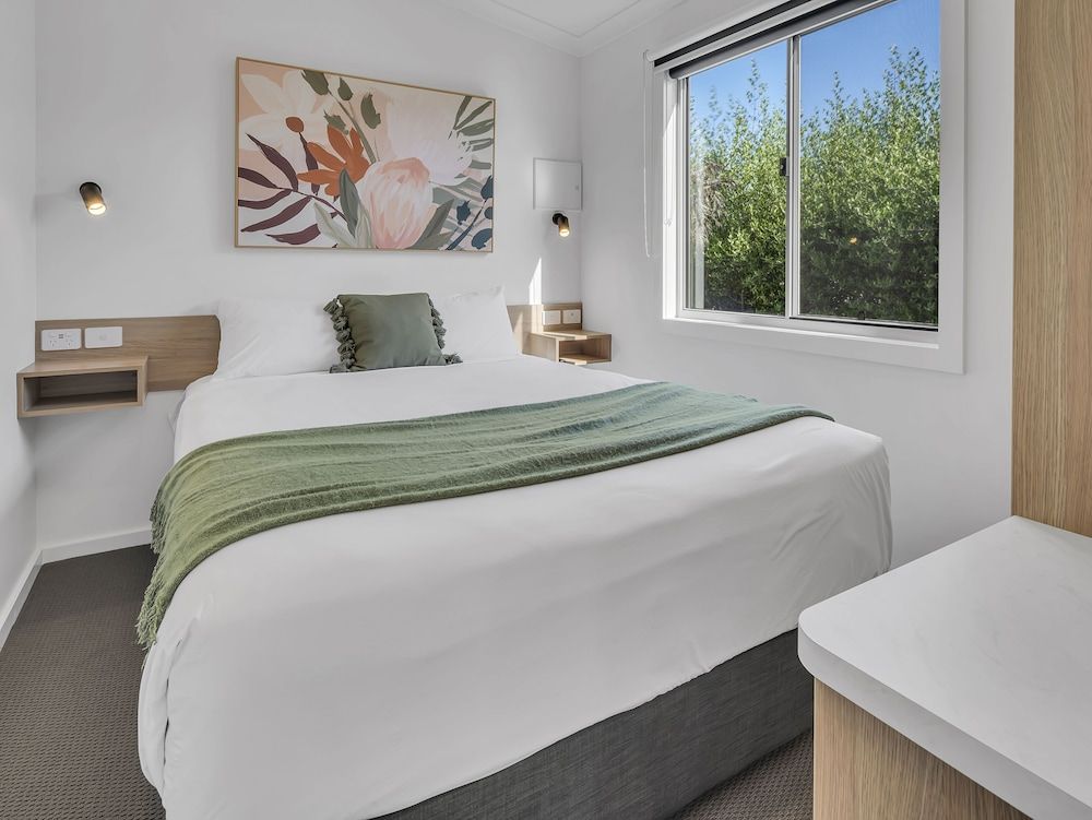 BIG4 Ingenia Holidays Queenscliff Beacon Cabin 2