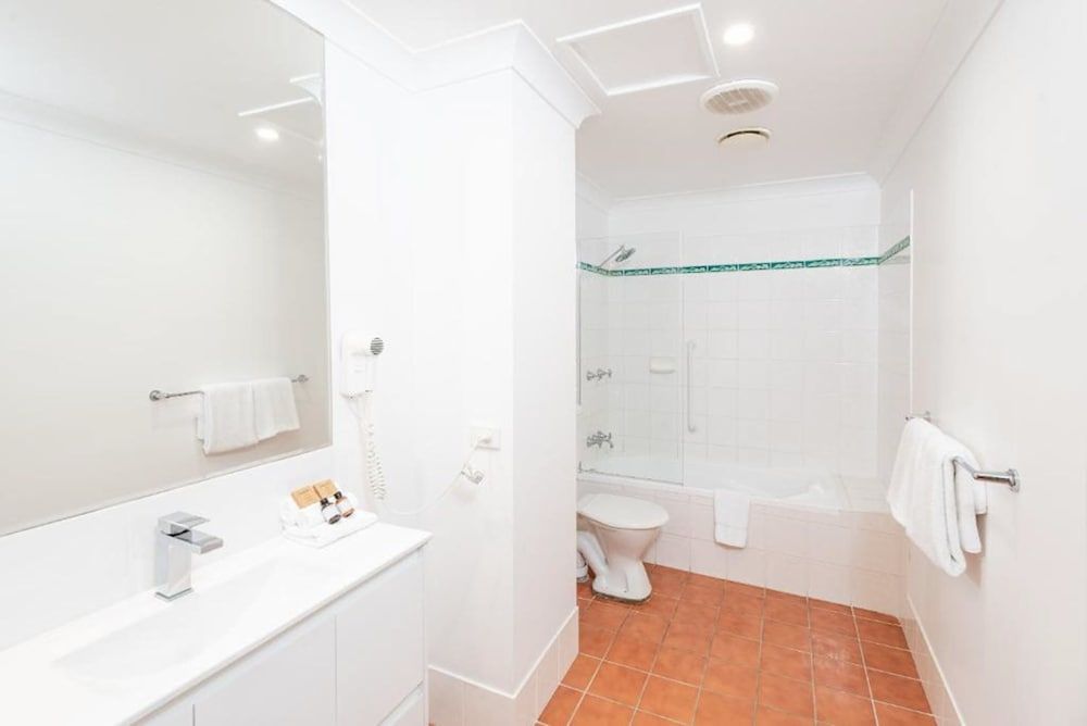 The Brighton Apartments Premium Lakeview Apartment 5