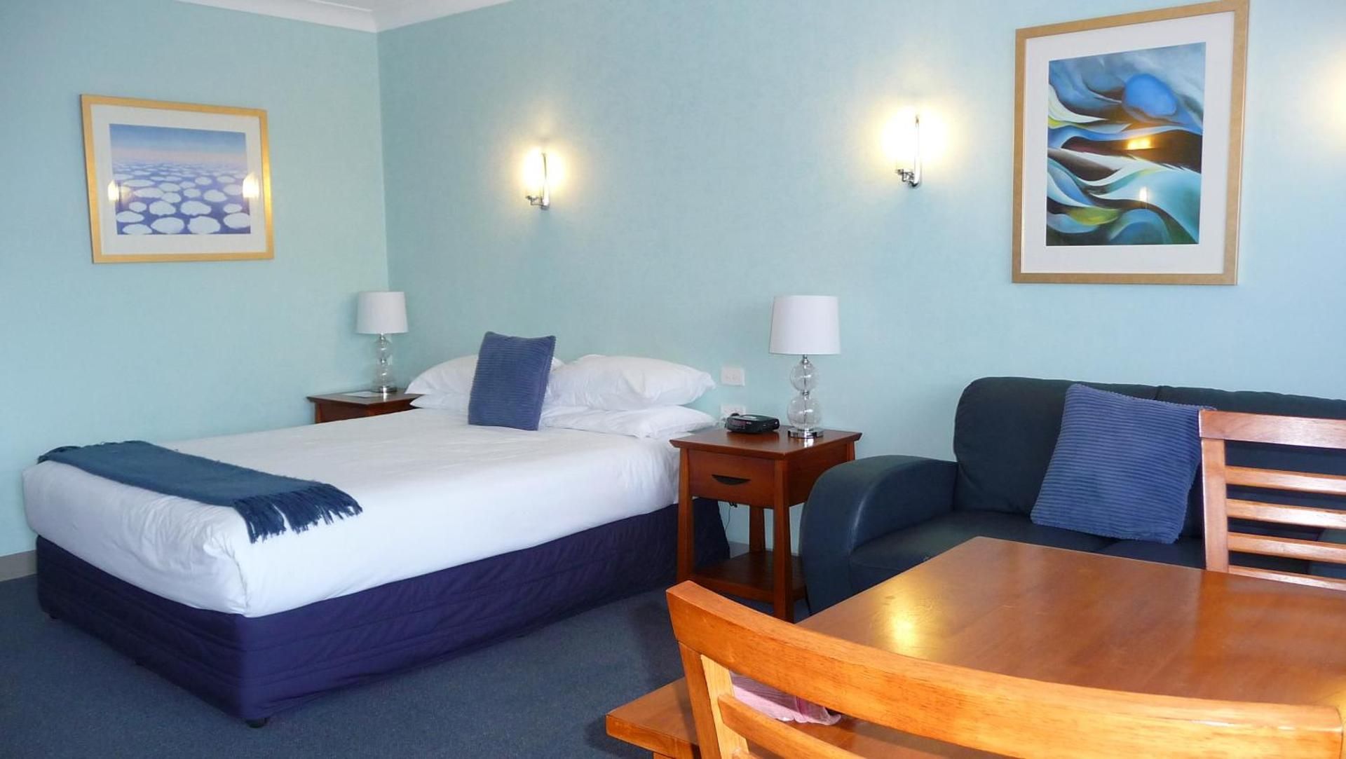 Deluxe Queen Room